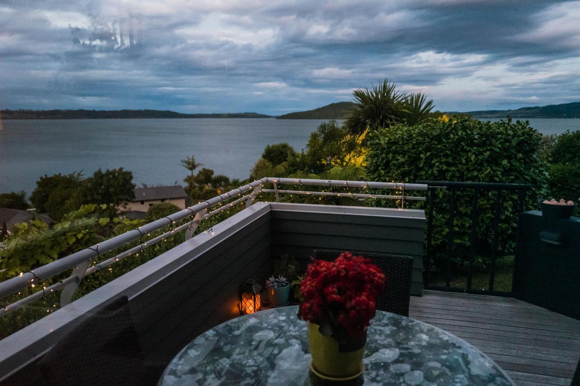 Rotorua Serenity Lakeview Retreat Ngoại thất bức ảnh